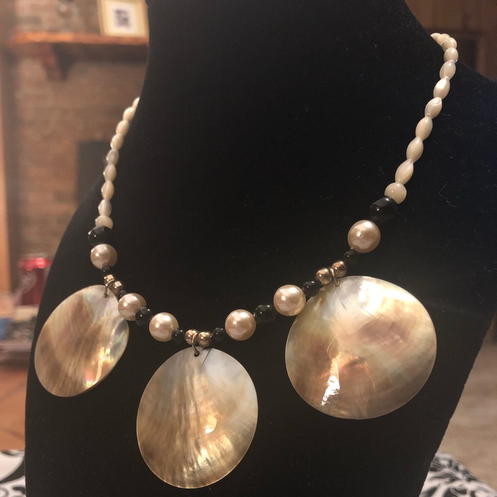 Shell necklace - Picture 3 of 6